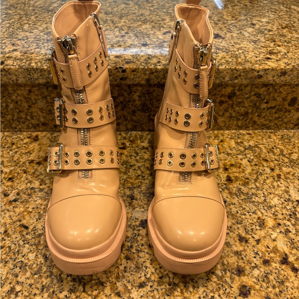 Alice + Olivia Combat Moto Boots Hali Lug Heel Beige Almond Gold 40 US 10 - Picture 4 of 11
